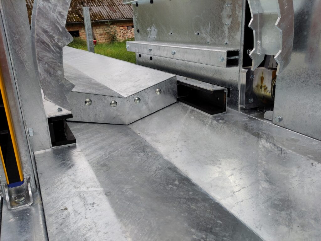 fond mouvant et table de coupe combinée de bois de chauffage Robie